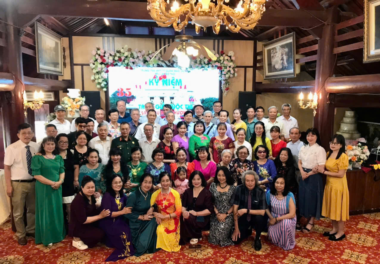  Sắc màu hoa phượng và hành trình 35 năm một tình yêu thi ca