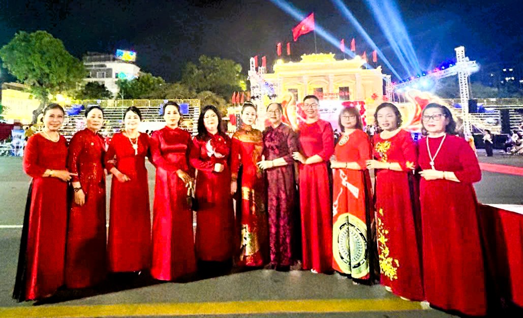  HẢI PHÒNG: Trình diễn Áo dài “Tự hào miền di sản” . 