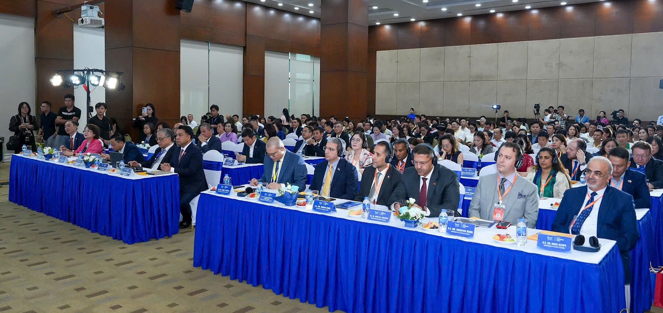  Khai mạc Diễn đàn Kinh tế Thủ đô lần thứ III năm 2026: Nguồn nhân lực chất lượng cao phải đo bằng năng lực thực thi