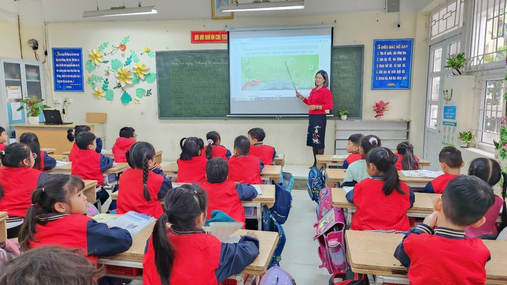 Sau bục giảng – Những góc khuất của giáo dục và tiếng nói cần được lắng nghe