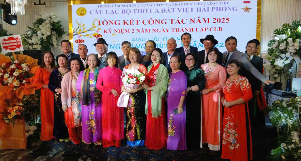  HẢI PHÒNG: HỘI NGHỊ TỔNG KẾT CÔNG TÁC NĂM 2025 KỶ NIỆM 2 NĂM NGÀY THÀNH LẬP CLB THƠ CA ĐẤT VIỆT HẢI PHÒNG