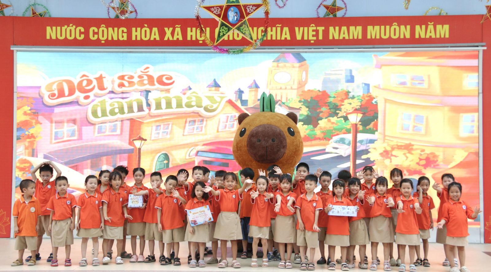 “Dệt Sắc Đan Mây” - Khi những con chữ trở thành nhịp cầu sẻ chia 