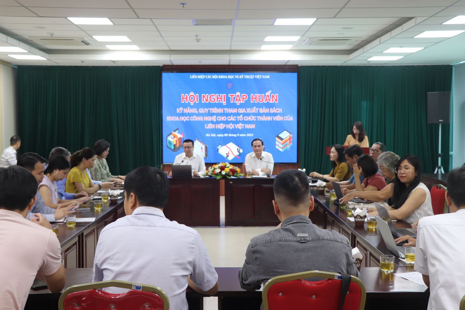  Xuất bản sách - phương tiện để phổ biến kiến thức KH&CN hiệu quả, bền vững