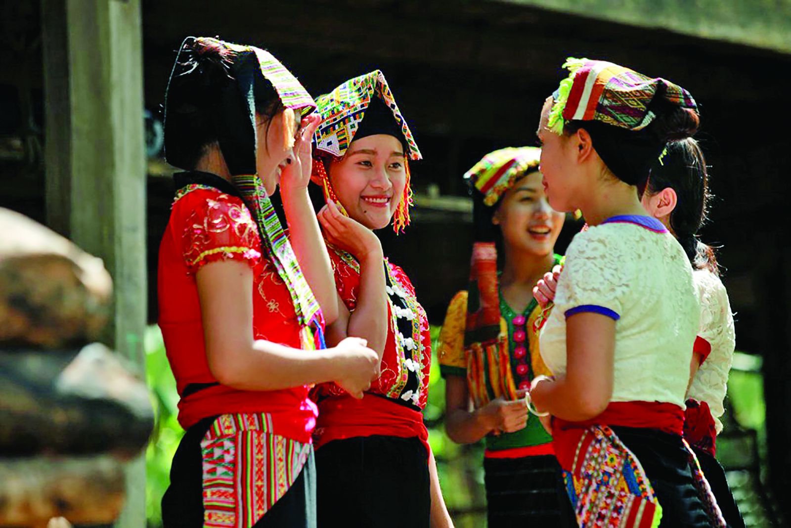  Phụ nữ Thái  gìn giữ bản sắc
