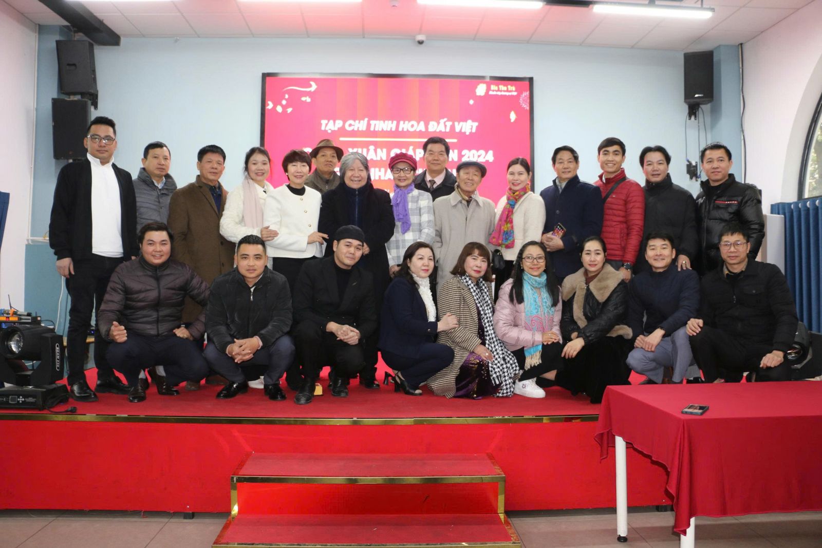  TẠP CHÍ TINH HOA ĐẤT VIỆT TRÊN HÀNH TRÌNH PHÁT TRIỂN MỚI:  KHƠI DẬY TINH THẦN ĐỔI MỚI SÁNG TẠO